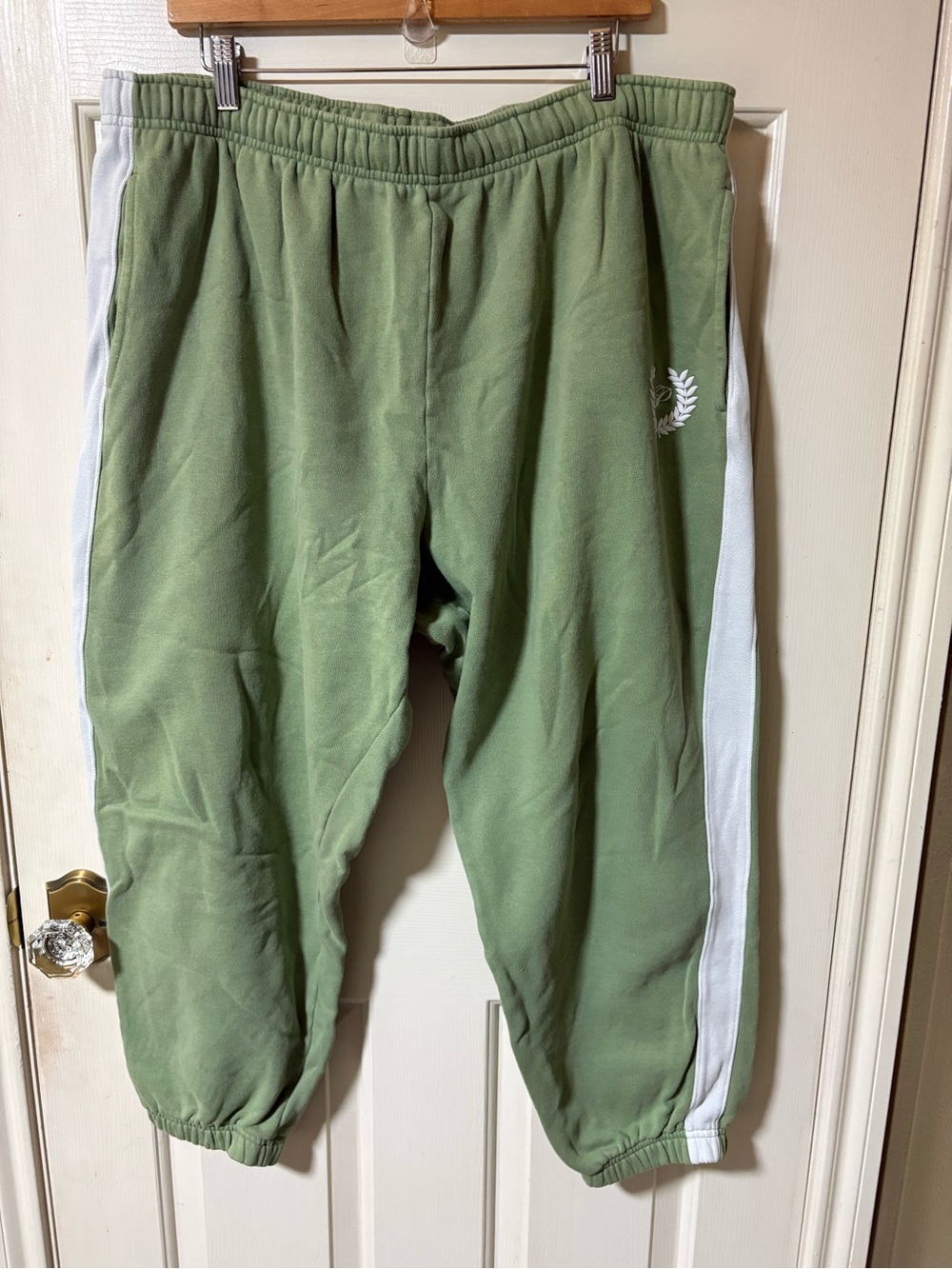 Victoria's Secret Pink Ivy League joggers in Wild Grass Green. Sz: XXL